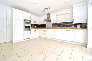 Kitchen Diner- click for photo gallery